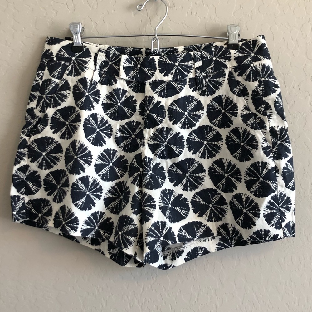 Anthropologie sand dollar print shorts